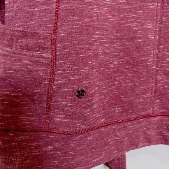 LULULEMON | FIND YOUR CENTRE WRAP IN RUST BERRY - Picture 15 of 16